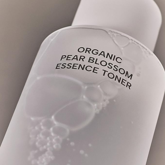 Whamisa Organic Pear Blossom Essence Toner, Fermented Postbiotic Formula for Radiant Skin, Facial Toner, Revitalizing, Hydrating, Moisturizing (160ml)